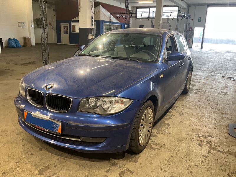 BMW 1er 118i 2009 – снимка 1