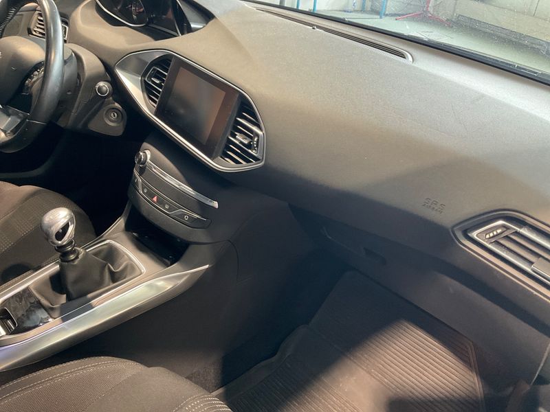 Peugeot 308 1.6 Blue-HDi Active 2015 – снимка 31