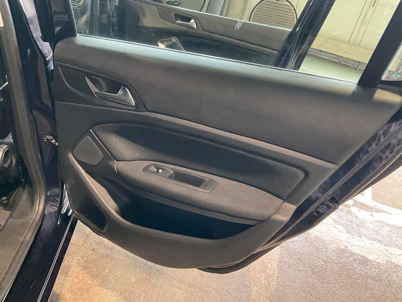 Peugeot 308 1.6 Blue-HDi Active 2015 – снимка 39