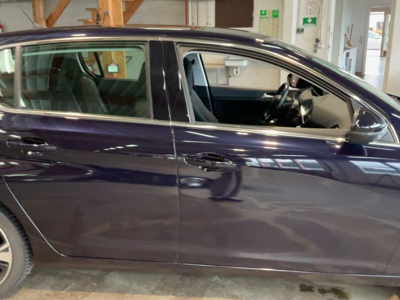 Peugeot 308 1.6 Blue-HDi Active 2015 – снимка 10