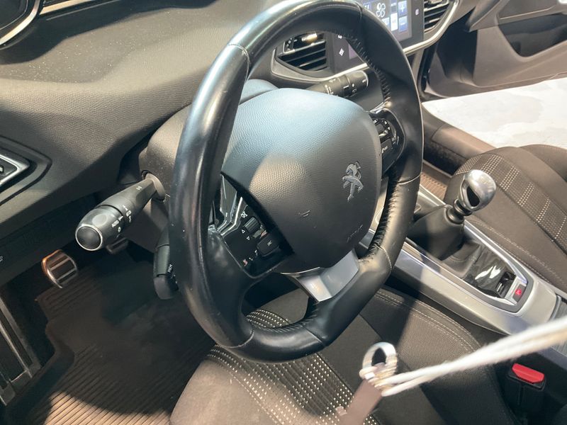 Peugeot 308 1.6 Blue-HDi Active 2015 – снимка 42