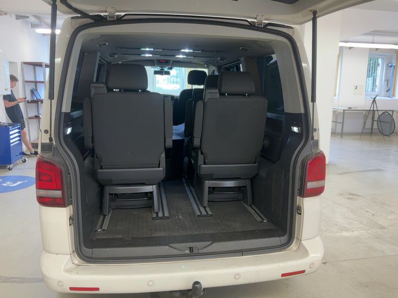 Volkswagen T5 Multivan 2.0 TDI Edition 25 4Motion 2011 – снимка 16