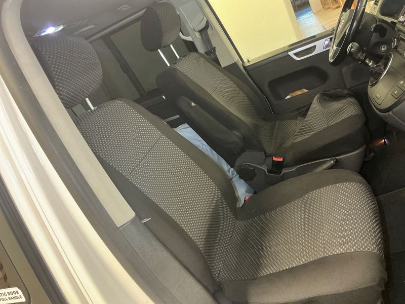 Volkswagen T5 Multivan 2.0 TDI Edition 25 4Motion 2011 – снимка 37