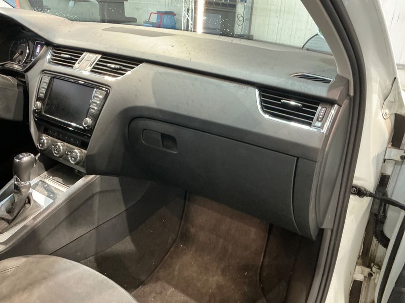 Skoda Octavia 2.0 TDI Style 2015 – снимка 23