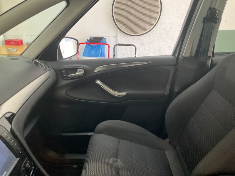 Ford S-Max 2.2 TDCi Titanium 2013 – снимка 29