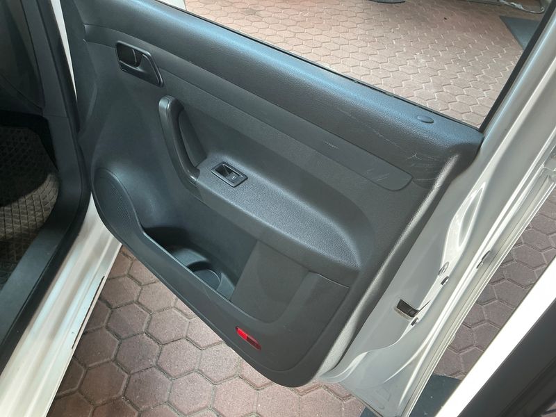 Volkswagen Caddy 1.6 TDI Kasten EcoProfi 2015 – снимка 28