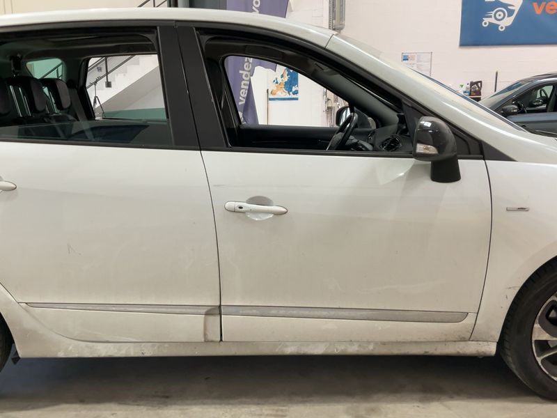 Renault Scenic 1.2 TCe Energy Xmod BOSE Edition 2015 – снимка 10
