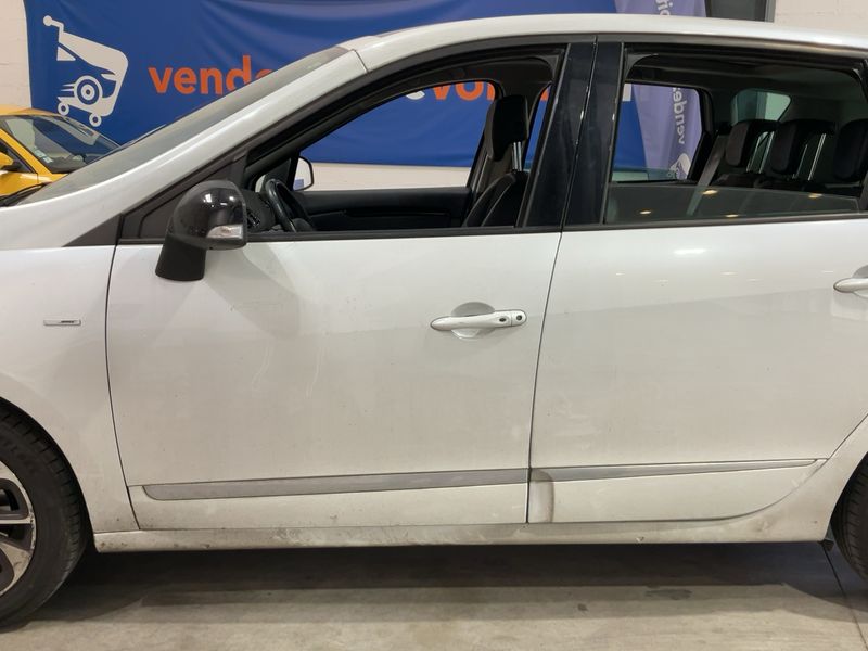 Renault Scenic 1.2 TCe Energy Xmod BOSE Edition 2015 – снимка 4
