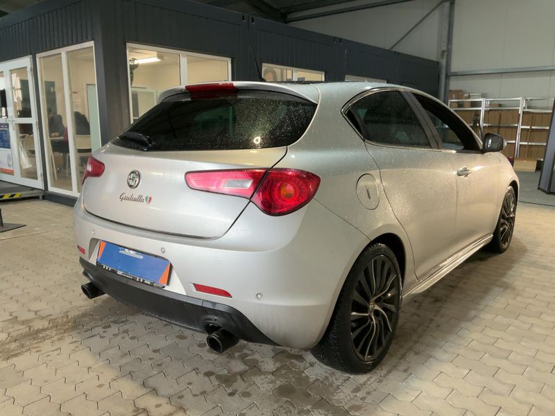 Alfa Romeo Giulietta 1.8 Turbo Quadrifoglio Verde 2012 – снимка 8