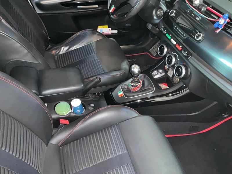 Alfa Romeo Giulietta 1.8 Turbo Quadrifoglio Verde 2012 – снимка 31
