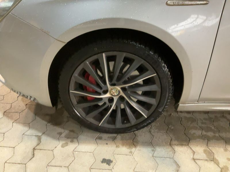 Alfa Romeo Giulietta 1.8 Turbo Quadrifoglio Verde 2012 – снимка 3