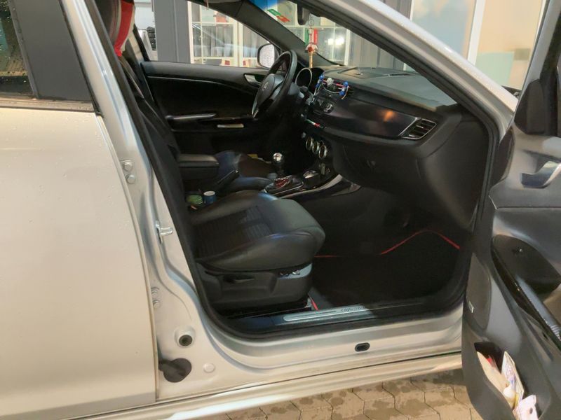 Alfa Romeo Giulietta 1.8 Turbo Quadrifoglio Verde 2012 – снимка 16