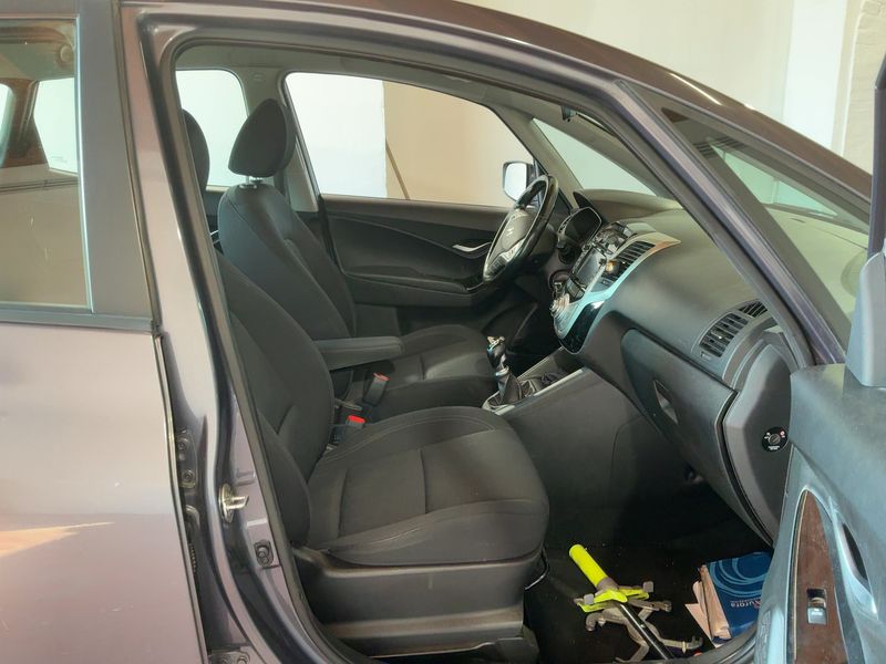 Hyundai ix20 1.4 CRDi Xpossible 2016 – снимка 16