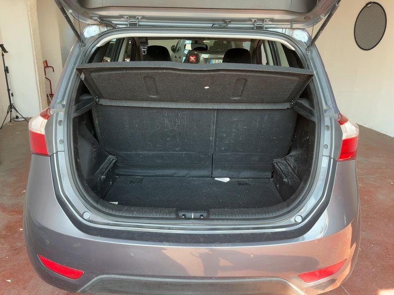 Hyundai ix20 1.4 CRDi Xpossible 2016 – снимка 15