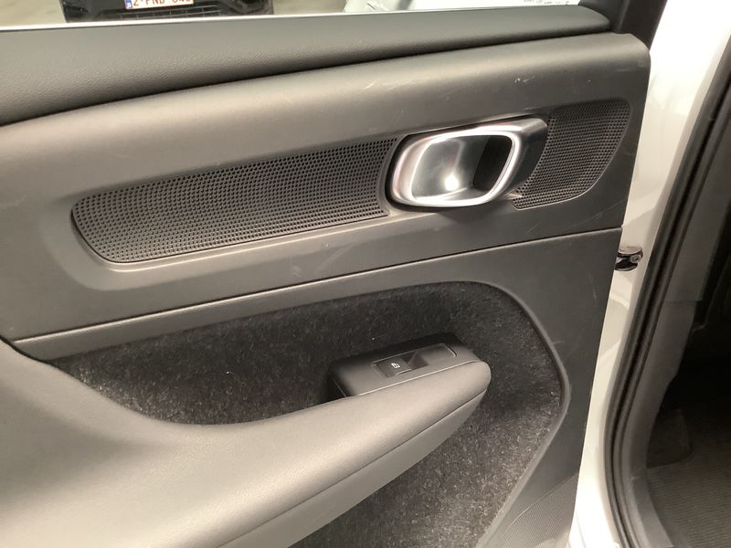 Volvo XC40 1.5 T5 Plug-in Hybrid Inscription 2WD 2020 – снимка 23