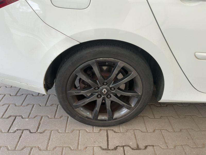 Renault Laguna 2.0 dCi GT 2012 – снимка 9