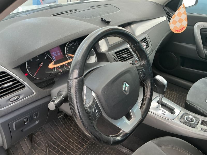 Renault Laguna 2.0 dCi GT 2012 – снимка 26