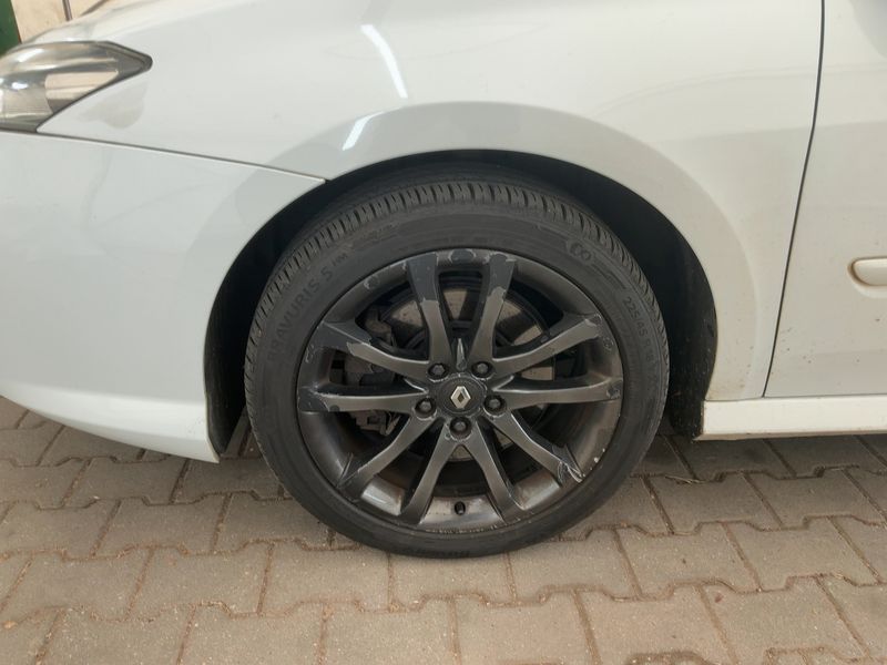 Renault Laguna 2.0 dCi GT 2012 – снимка 3