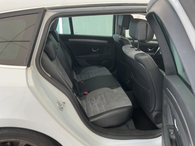 Renault Laguna 2.0 dCi GT 2012 – снимка 20