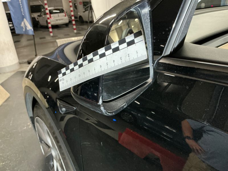 Tesla Model Y Standard Range 2023 – снимка 33