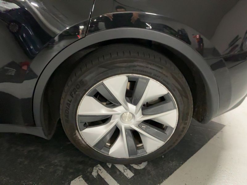 Tesla Model Y Standard Range 2023 – снимка 5