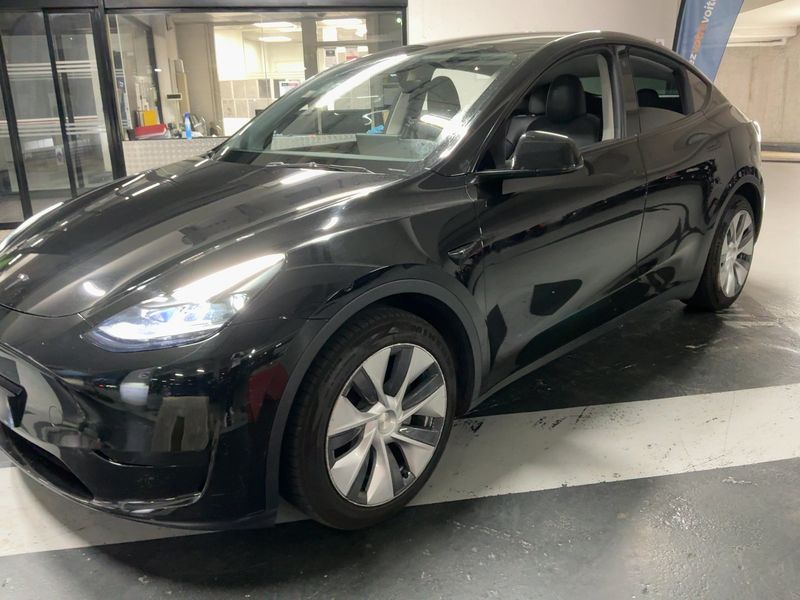 Tesla Model Y Standard Range 2023 – снимка 2