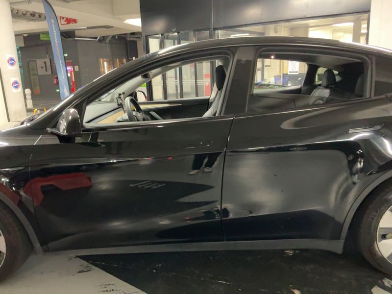 Tesla Model Y Standard Range 2023 – снимка 4