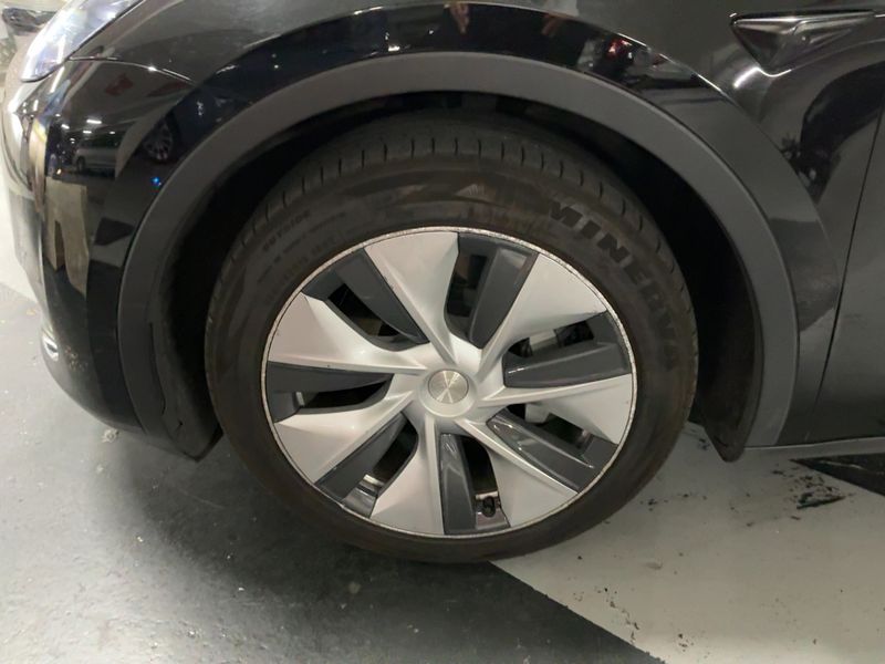 Tesla Model Y Standard Range 2023 – снимка 3