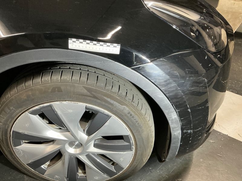 Tesla Model Y Standard Range 2023 – снимка 24