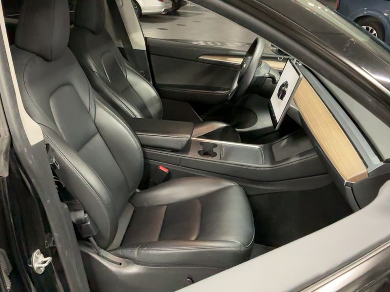 Tesla Model Y Standard Range 2023 – снимка 16