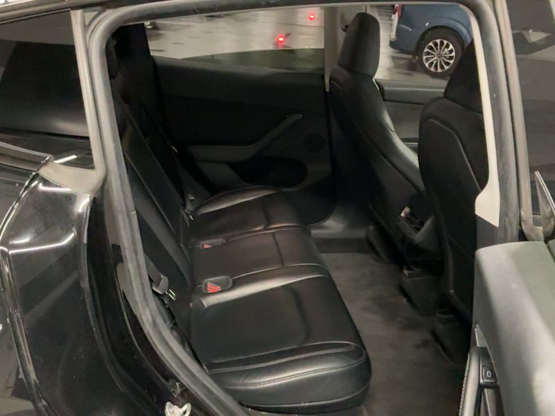 Tesla Model Y Standard Range 2023 – снимка 19