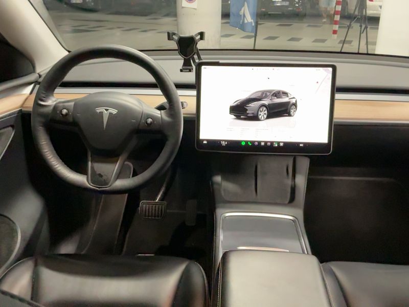 Tesla Model Y Standard Range 2023 – снимка 17