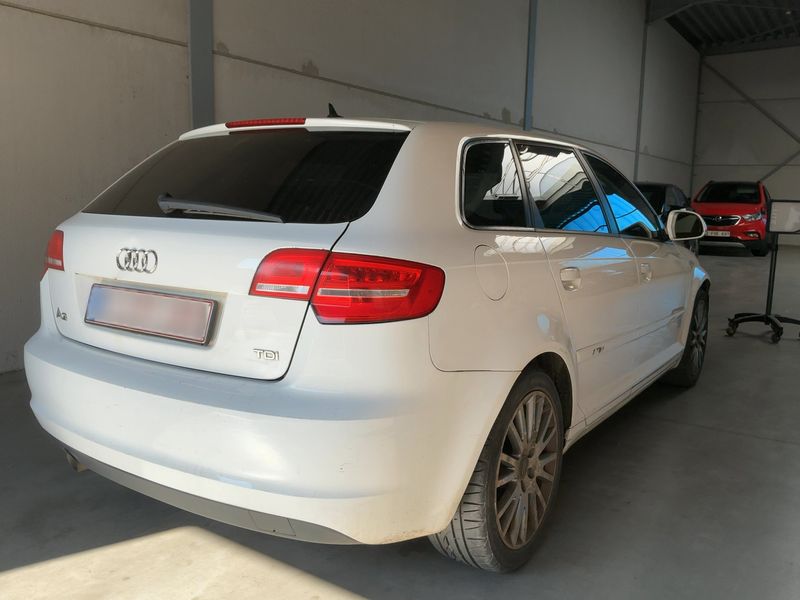 Audi A3 Sportback 1.6 TDI Ambition 2009 – снимка 8
