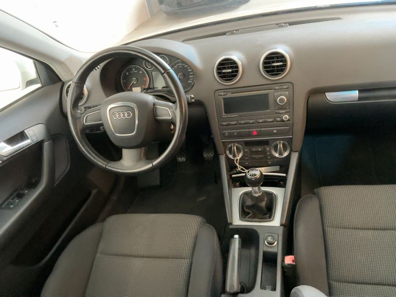 Audi A3 Sportback 1.6 TDI Ambition 2009 – снимка 17