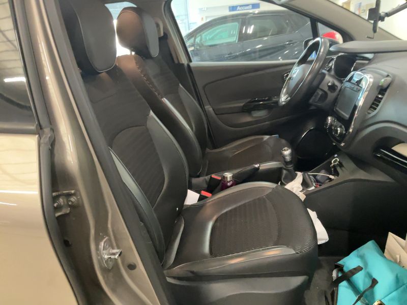 Renault Captur 0.9 Energy Intens 2016 – снимка 17
