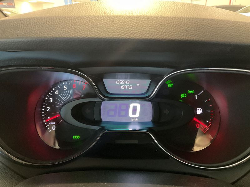 Renault Captur 0.9 Energy Intens 2016 – снимка 19
