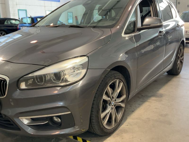 BMW 2er 218d Active Tourer Luxury Line 2015 – снимка 2