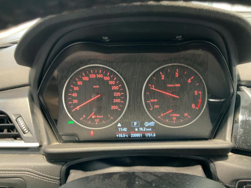BMW 2er 218d Active Tourer Luxury Line 2015 – снимка 18