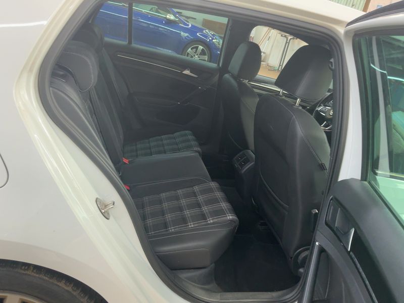 Volkswagen Golf VII 2.0 TDI GTD BlueMotion Tech 2015 – снимка 19