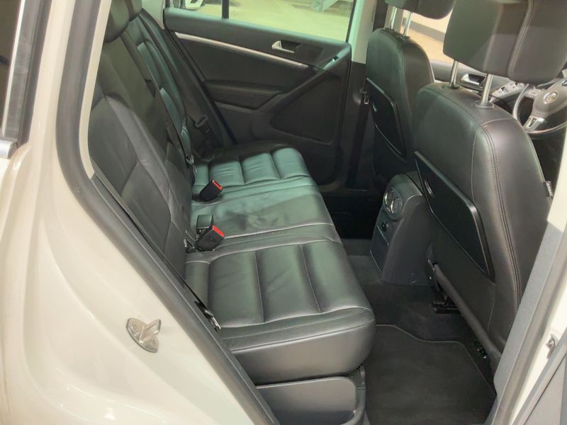 Volkswagen Tiguan 2.0 TDI Sport & Style 4Motion BlueMotion Tech 2012 – снимка 20