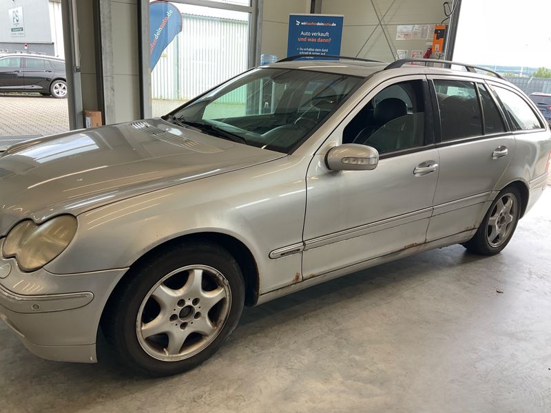 Mercedes-Benz C-Klasse C 220 CDI T Elegance 2001 – снимка 1