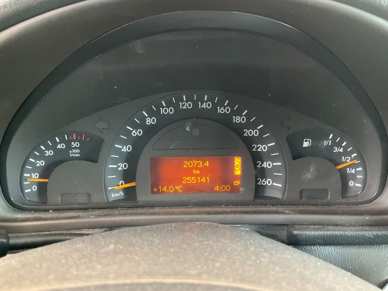 Mercedes-Benz C-Klasse C 220 CDI T Elegance 2001 – снимка 4