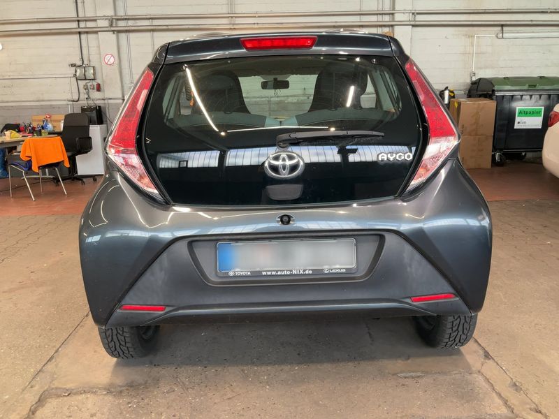 Toyota Aygo 1.0 X-Play 2015 – снимка 7