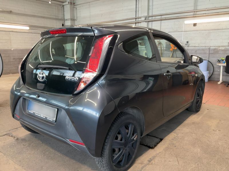 Toyota Aygo 1.0 X-Play 2015 – снимка 8