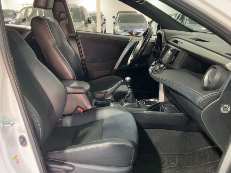 Toyota RAV 4 2.0 D-4D Design 2016 – снимка 16