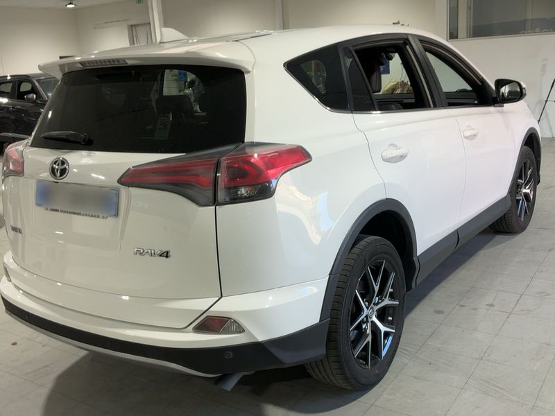 Toyota RAV 4 2.0 D-4D Design 2016 – снимка 8