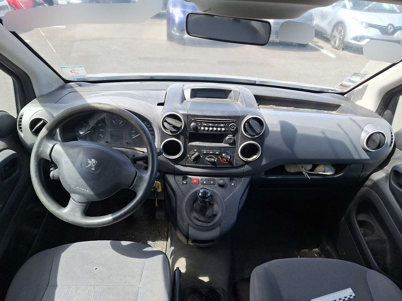Peugeot Partner 1.6 HDi L2 Doppelkabine 2014 – снимка 11
