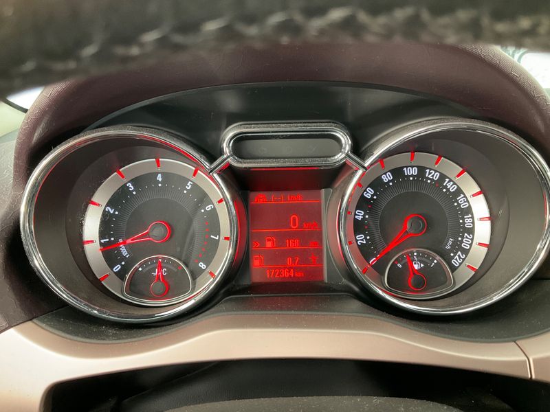 Opel Adam 1.4 Glam 2013 – снимка 4