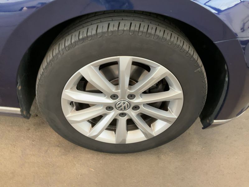 Volkswagen Passat 2.0 TDI Highline BlueMotion Tech 2017 – снимка 11