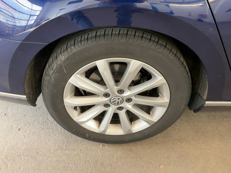 Volkswagen Passat 2.0 TDI Highline BlueMotion Tech 2017 – снимка 9